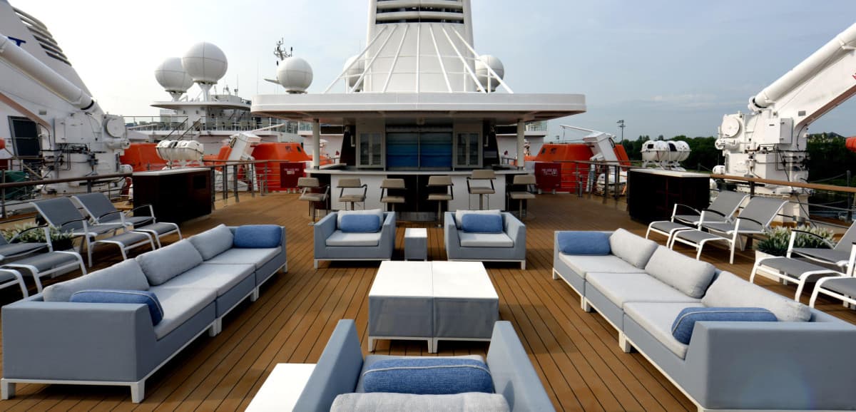 Cruise Industry Elevates Outdoor Spaces with Custom Furniture to Meet Maritime Challenges